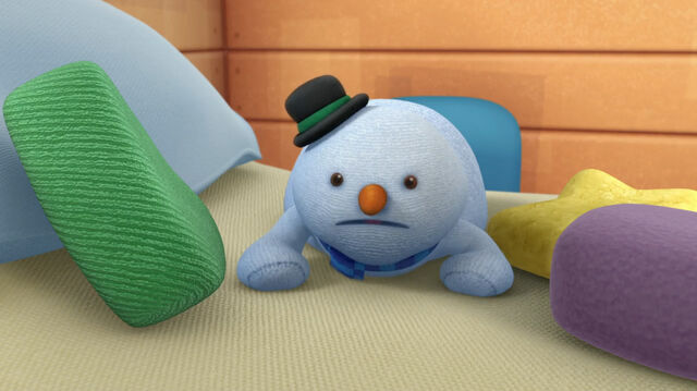 File:Chilly hears doc singing.jpg