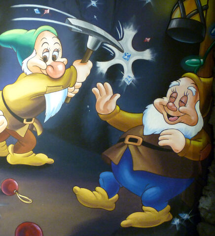 File:2012xmasdwrfsmural4.jpg