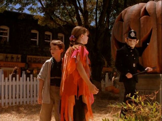 File:Halloweentown-disneyscreencaps.com-2989.jpg
