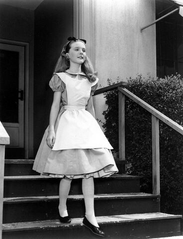 File:Kathryn Beaumont steps.jpg