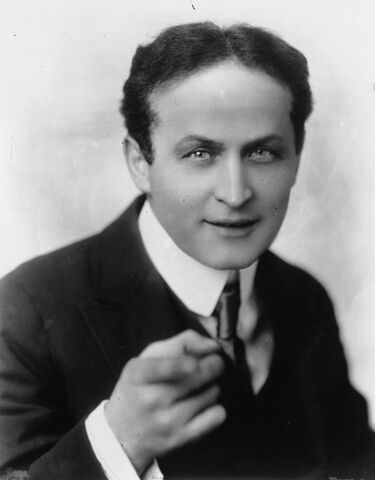File:Harry Houdini.jpeg
