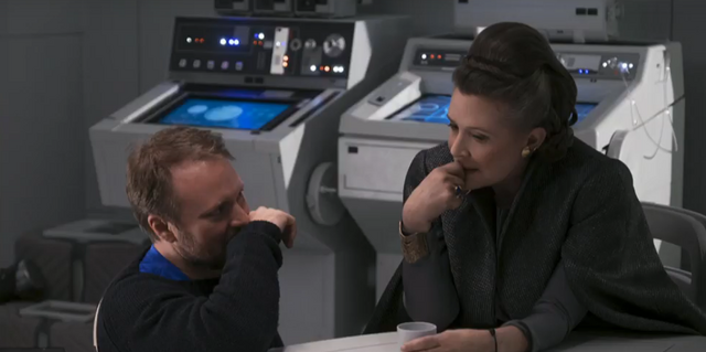 File:TLJ behind the scenes 2.png