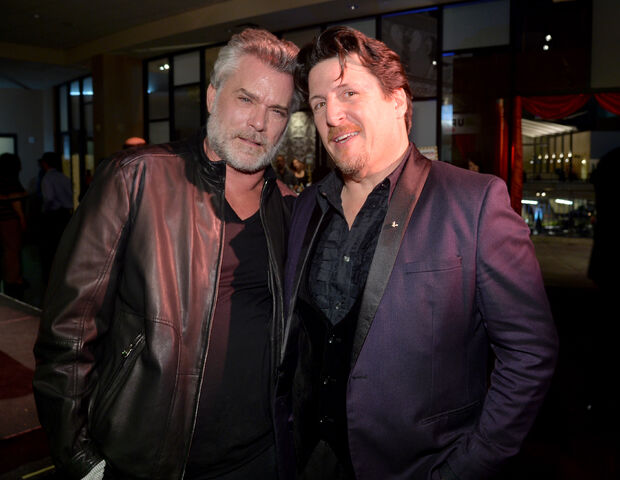File:MuppetsMostWanted-WorldPremiere-RayLiotta&BillBarretta-(2014-03-11).jpg