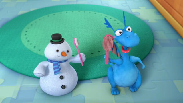 File:Chilly and stuffy brushes.jpg