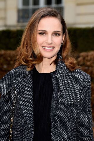 File:Natalie-portman-christian-dior-fashion-show-in-paris-january-2015 1.jpg