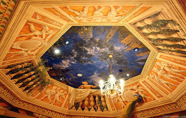 File:Juliet's Collections & Treasures Ceiling.jpg