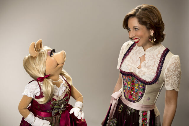 File:MMW-LolaPaltinger-(2014)-V5B4238.jpg