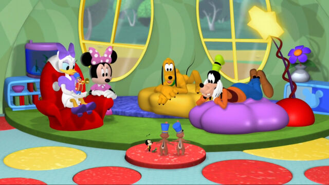 File:The gang without mickey and donald.jpg