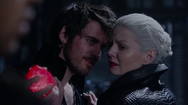 File:Once Upon a Time - 5x10 - Broken Heart - Heart Crush.jpg
