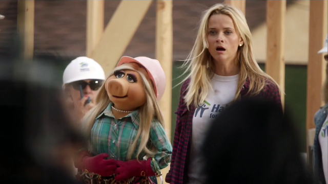 File:TheMuppets-S01E05-Piggy&Reese-Oops.png