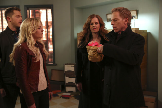 File:OUAT S5 20 23.jpg