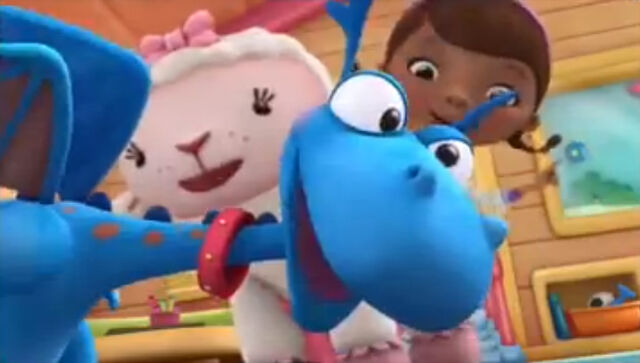 File:Stuffy, lambie and doc.jpg