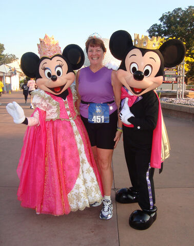 File:MickeyMinniePrincessHalfMarathon2009.jpg