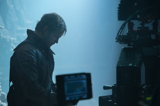 File:OfficialGuardiansoftheGalaxySetPhotoPeterQuillOrb.jpg