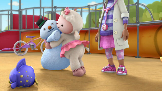 File:Lambie and chilly hugging2.jpg