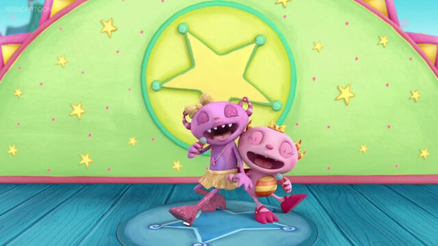 File:Summer and Isabella.jpg