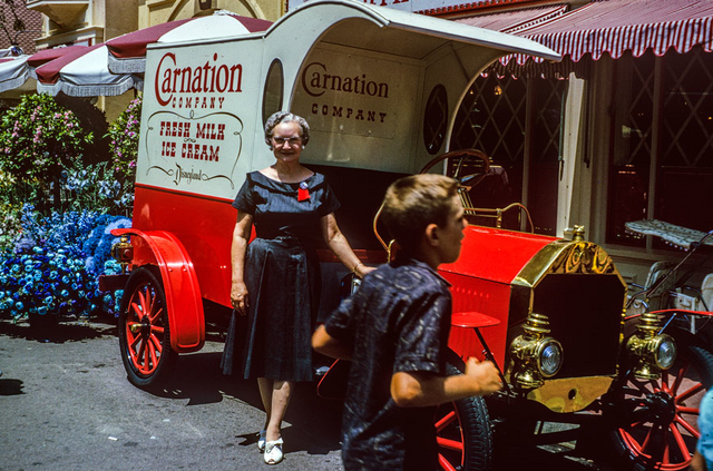 File:Carnation Truck.png