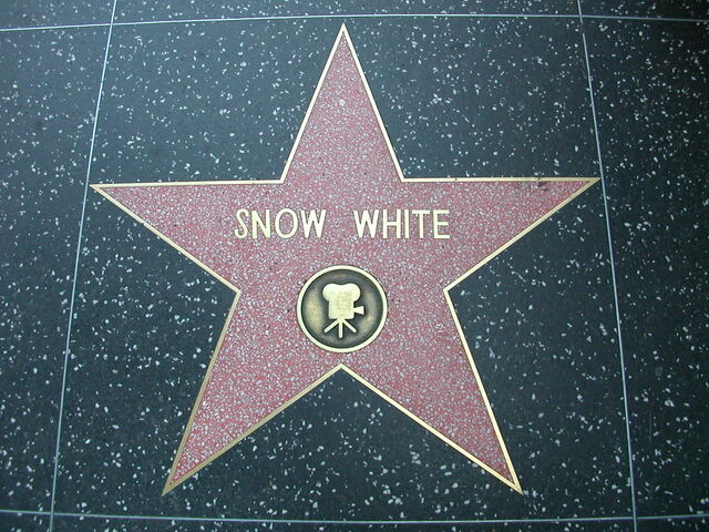 File:Snow White HWOF.jpg