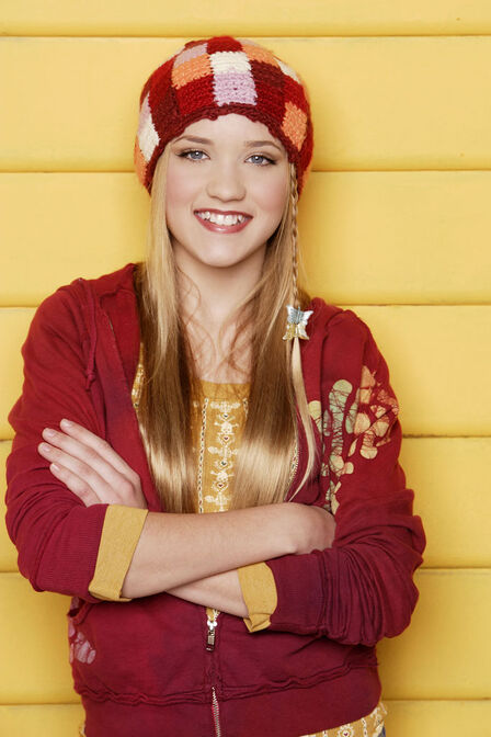 File:Lilly Truscott.jpg