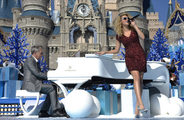 File:2015 Disney Parks Unforgettable Christmas Celebration 07.jpg