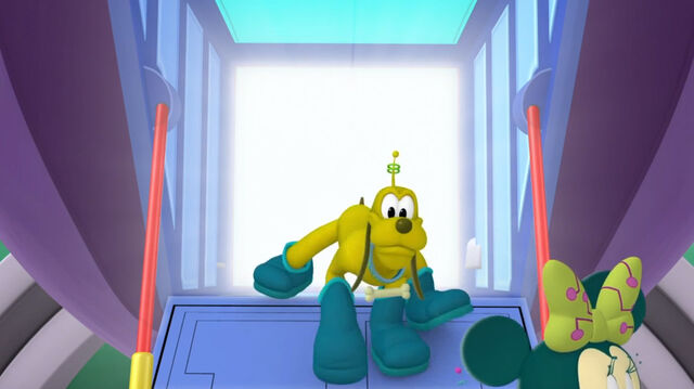 File:Martian pluto in mickey's sport y thon.jpg
