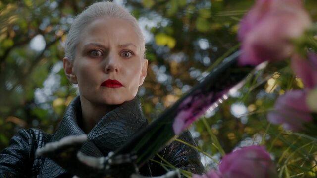 File:Once Upon a Time - 5x08 - Birth - Dark Swan Transformation.jpg