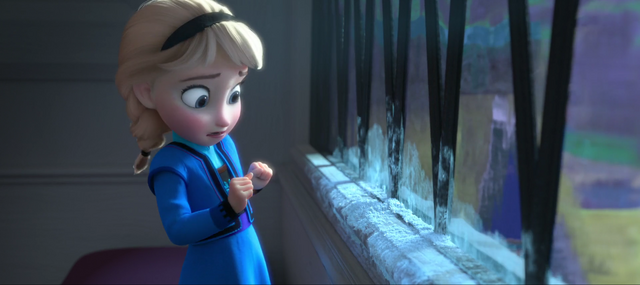 File:Young Elsa afraid.png