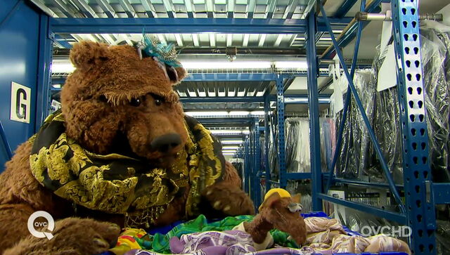 File:Qvc bobo rizzo stockroom.jpg