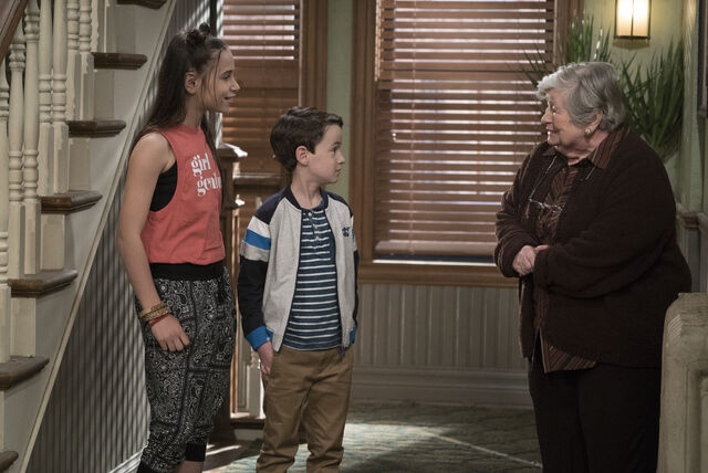 File:Raven's Home - 1x03 - The Baxters Get Bounced - Photography - Tess and Levi.jpg