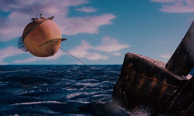 File:James-giant-peach-disneyscreencaps com-3936.jpg