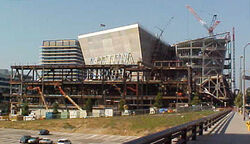 2001-0714-DisneyHall-construction