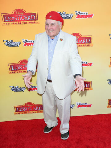 File:Ernie+Sabella+Celebrity+Arrive+Lion+Guard+jqpEEuOXQYxl.jpg