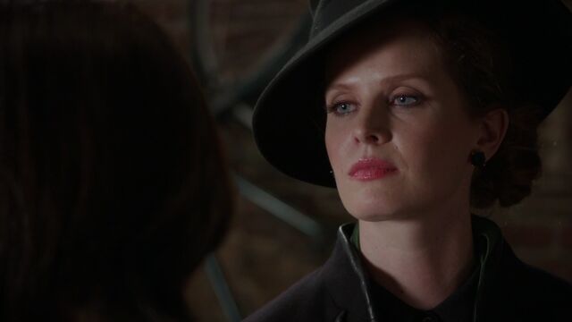 File:Once Upon a Time - 5x10 - Broken Heart - Zelena 2.jpg