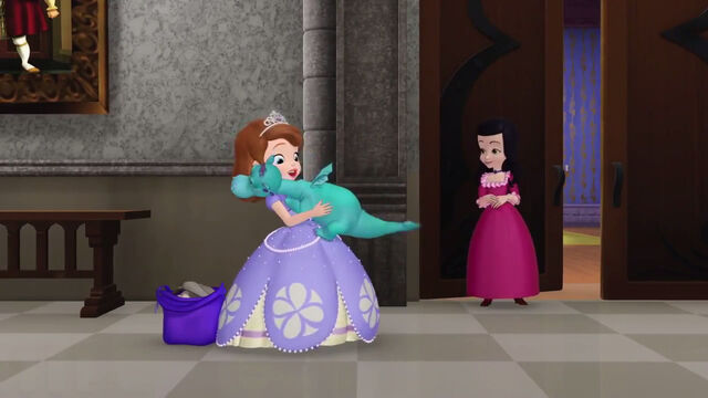 File:Shy-Princess-Crackle-Cuddle.jpg
