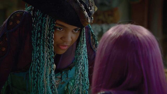 File:Descendants-2-28.jpg