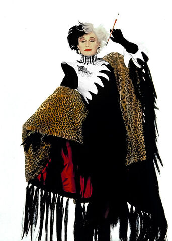 File:Gleen CLose's Seventh Costume.jpg