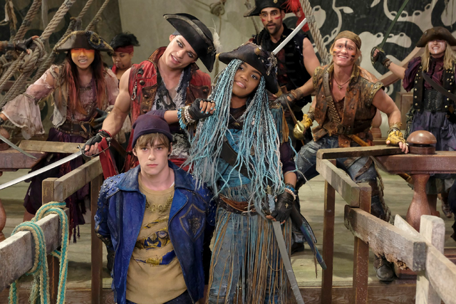 File:Descendants 2 photography 8.png