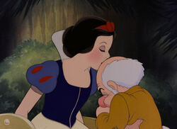 Snow-white-disneyscreencaps.com-9533
