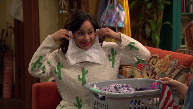 File:Raven's Home - 1x02 - Big Trouble in Little Apartment - Bra.jpg