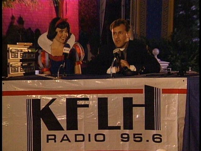 File:SnowWhiteandJoey.jpg