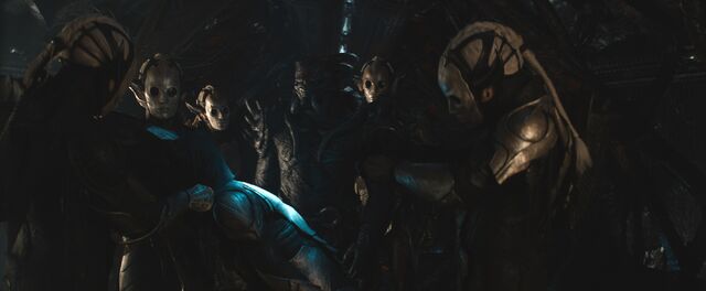 File:Kurse-and-dark-elves.jpg