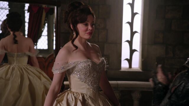File:Once Upon a Time - 2x16 - The Miller's Daughter - Cora's Wedding Dress.jpg