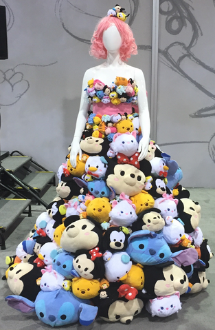 File:D23 Tsum Tsum Dress.png