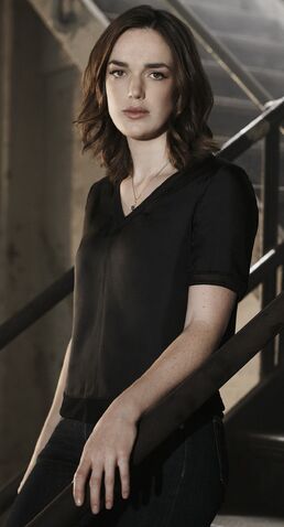 File:Jemma Simmons Season 3 Promo.jpg