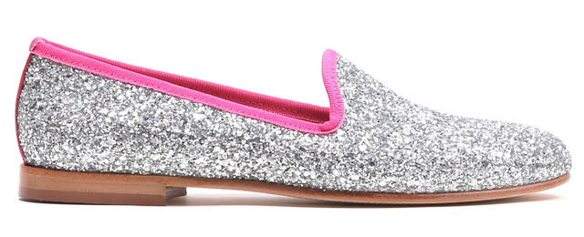 File:Del toro 2014 miss piggy slipper.jpg