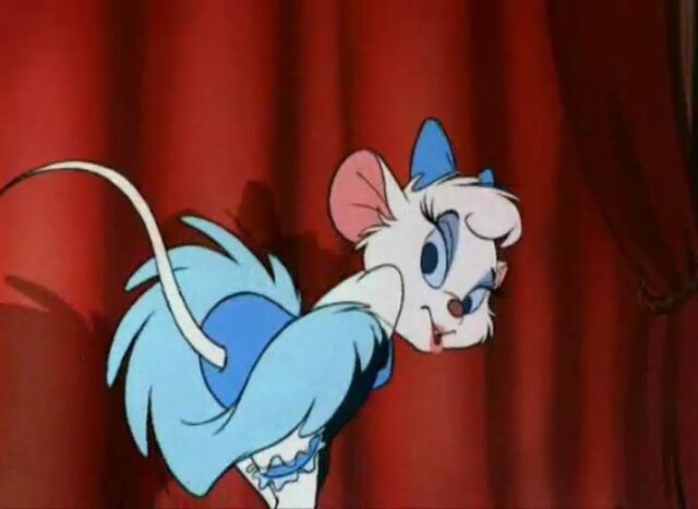 File:Kitty Strutting.jpg