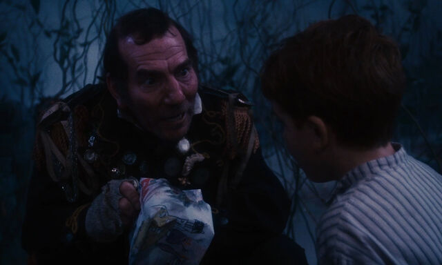 File:James-giant-peach-disneyscreencaps com-1244.jpg