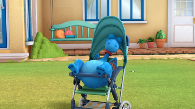 File:Stuffy in the stroller.jpg