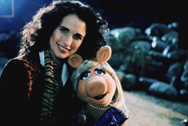File:MuppetsFromSpace-AndieMacDowell-and-Piggy.jpg