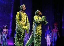 Flotsam-and-Jetsam-the-little-mermaid-on-broadway-13699384-500-362.jpg